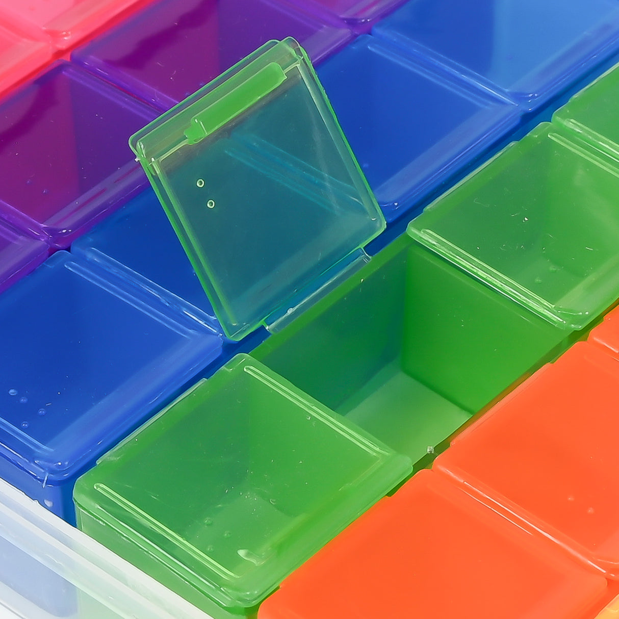 Pill box 7 days, 4 removable compartments