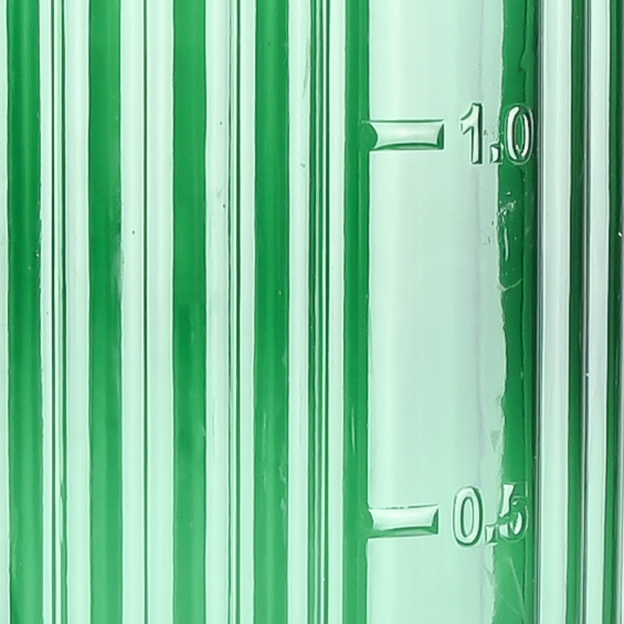 Plant sprayer 2 liter high pressure green design