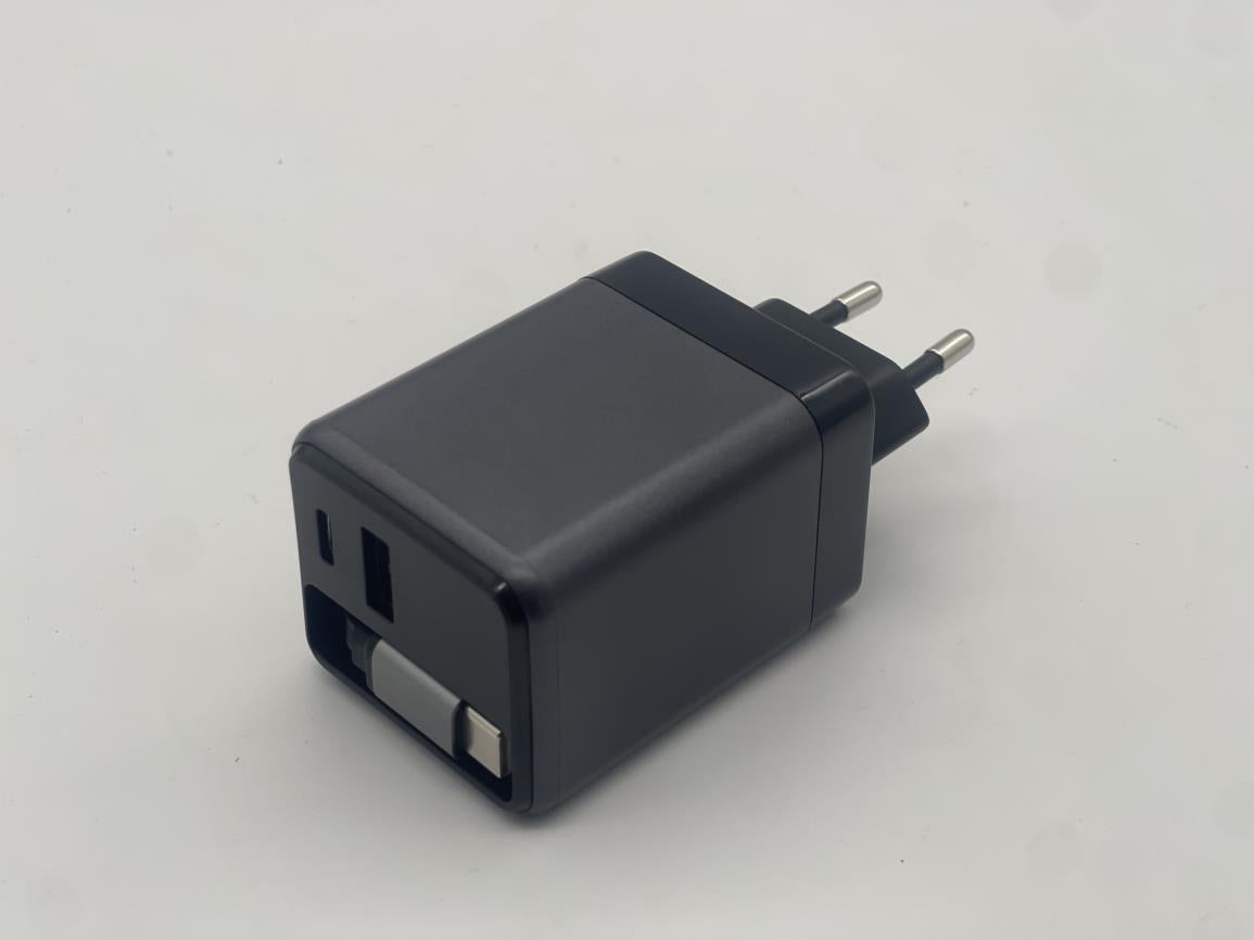 Snellader USB-A en USB-C + intrekbare USB-C kabel