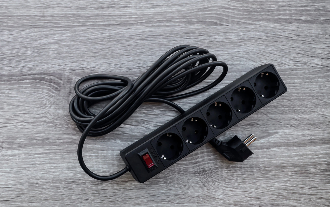 Schakelmateriaal en (Verleng-)snoeren