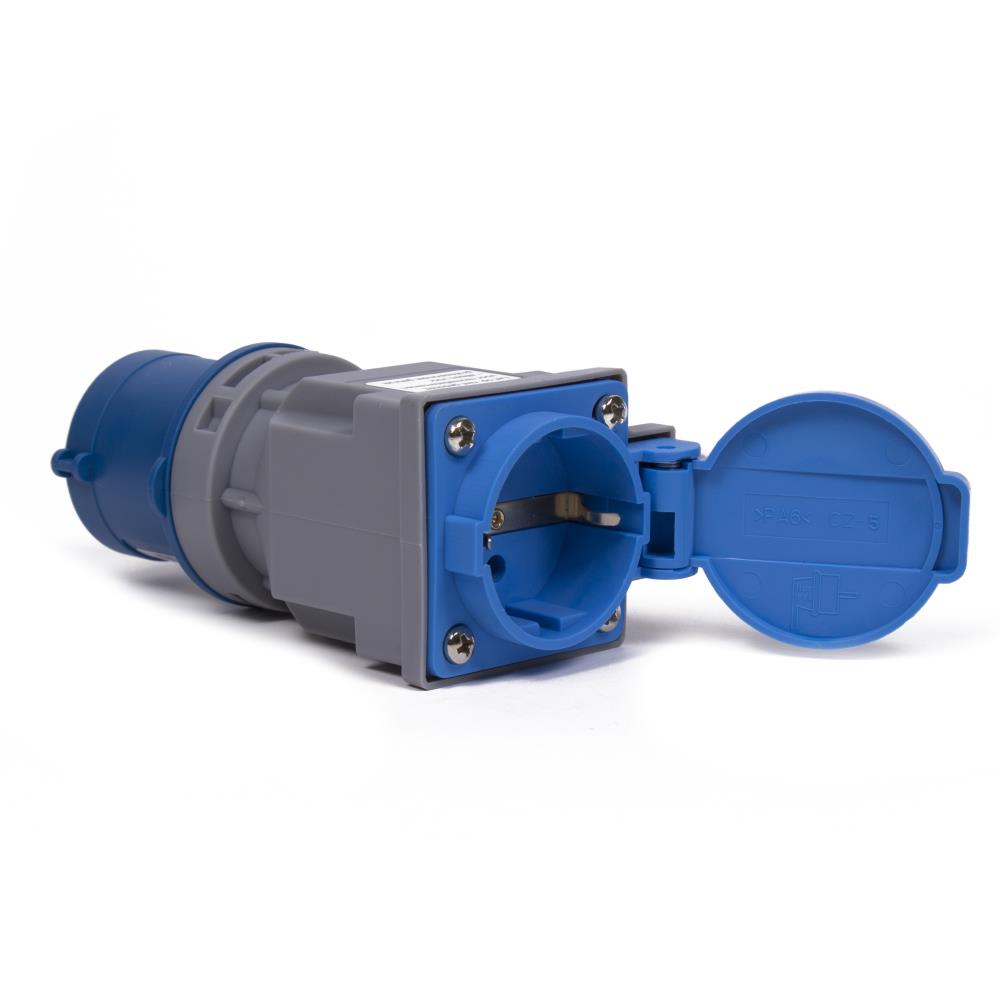 CEE Stecker Adapter kontra kompakt