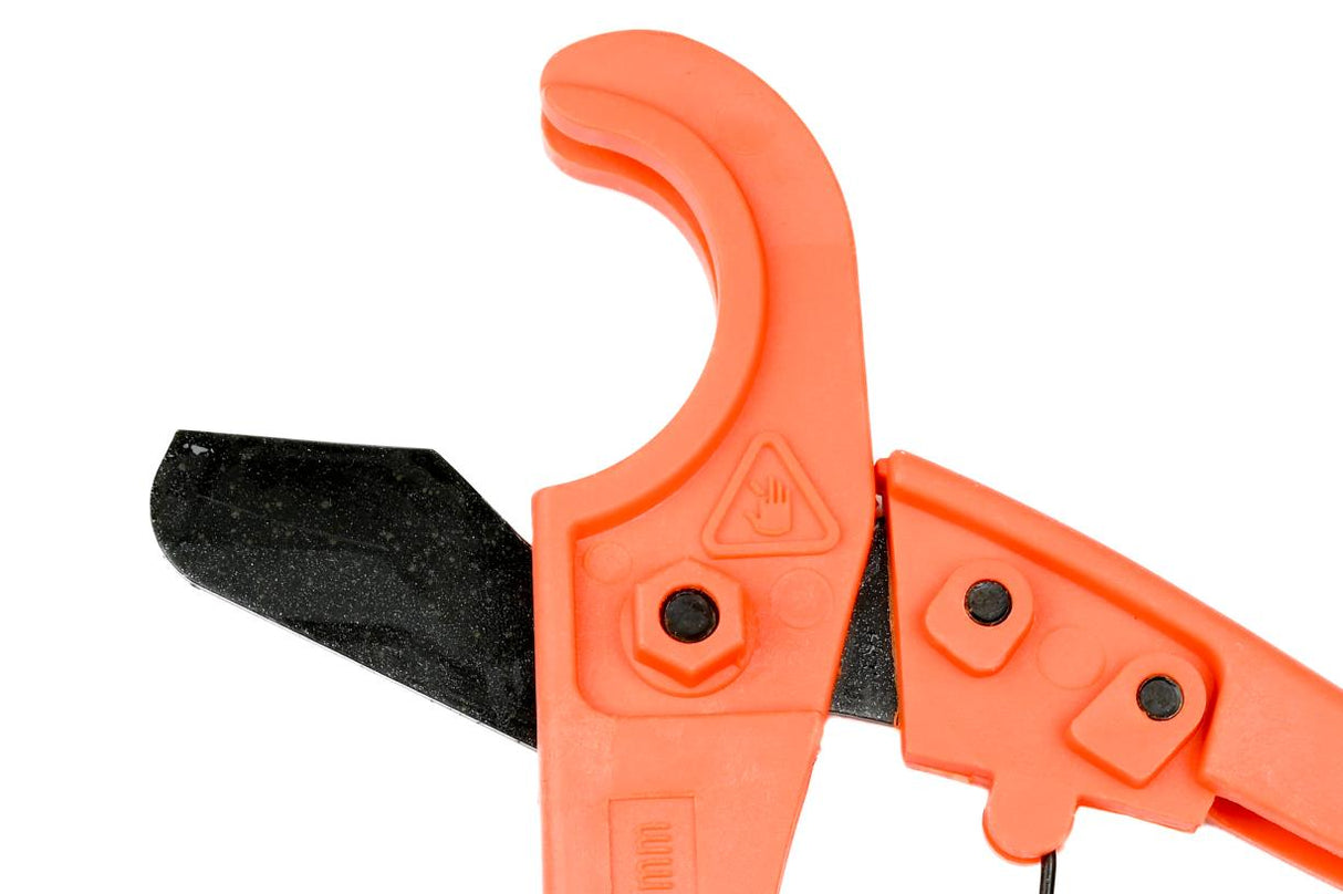 Pipe cutter 0-33 mm action