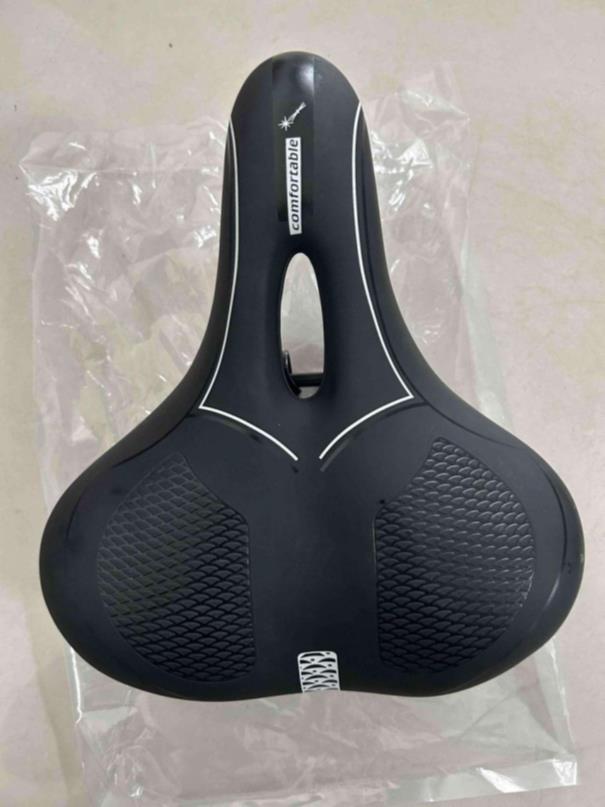 Bicycle saddle soft comfort ventilation